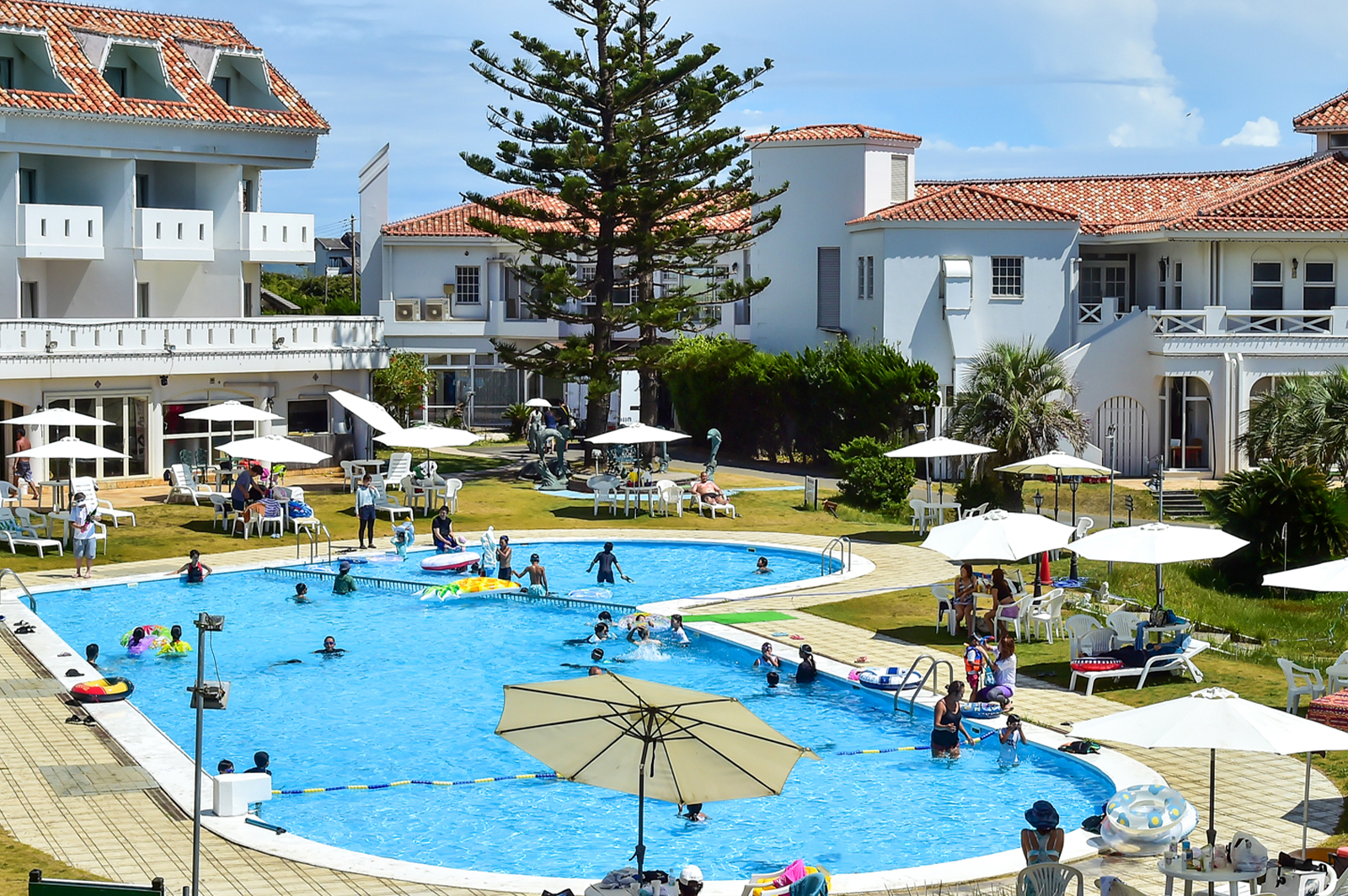Outdoor pool by day (Day Pool)